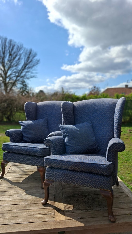 2 französische Ohrensessel