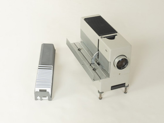 Proiettore di diapositive D 40, Dieter Rams, Braun – Oggetti decorativi, Plastica (photo 4 of 26)