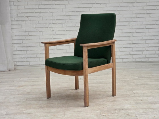 Image 1 of Fauteuil danois des années 1980 de Høng Stole, laine verte pour meubles, bois de chêne.