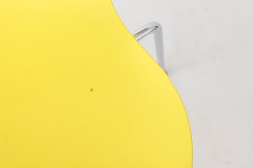 Chaise Arne Jacobsen Série 7 Modèle 3107 | Chaise de salle à manger jaune Fritz Hansen | Classique du design (photo 2 of 11)