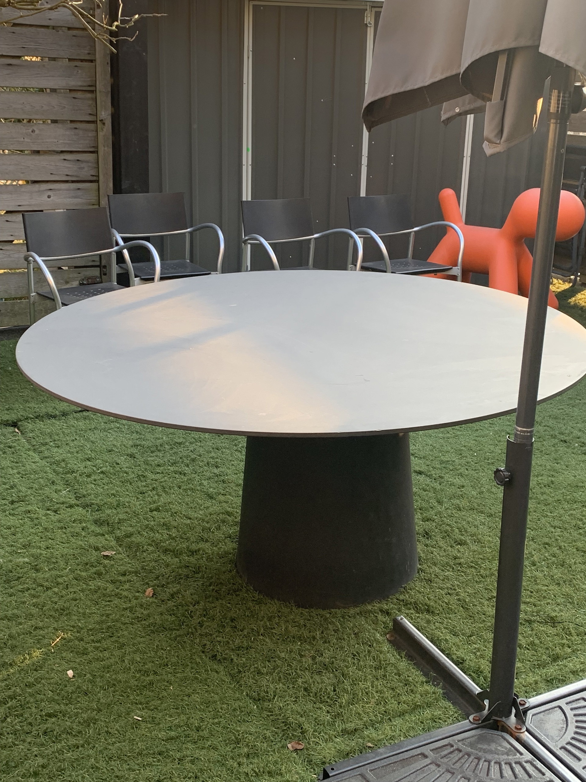 Moooi Dining tables | Whoppah