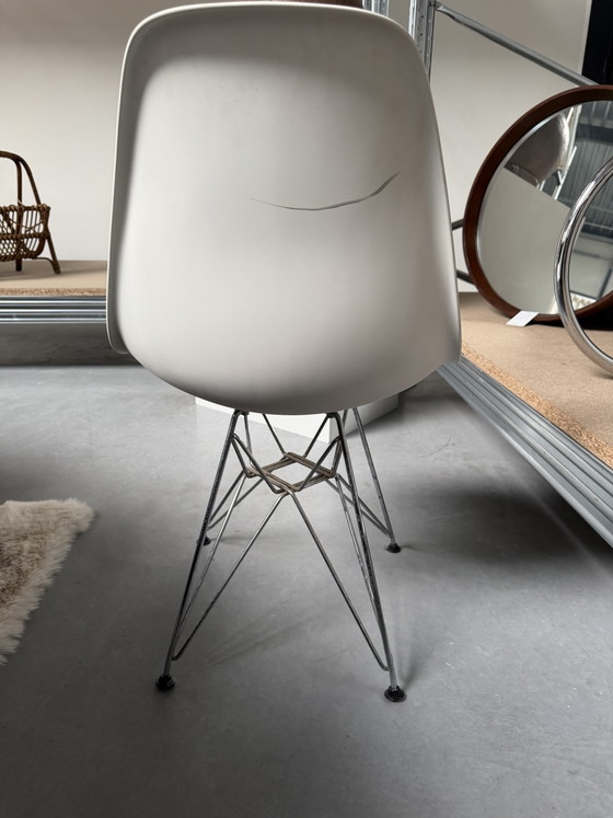 Image 1 of Set mit 4 Eames DSR Stühlen für Vitra