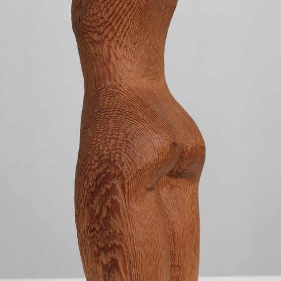 „Frau in Ketten“, handgeschnitzte Torso-Skulptur aus Holz, Niederlande, 1970er Jahre – Bildhauerei, Cast Iron (photo 8 of 9)