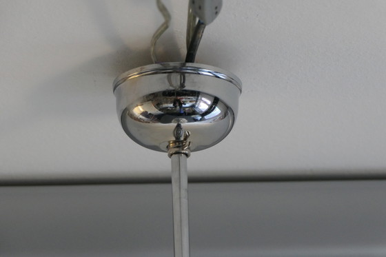 Image 1 of Zwei Holophane Gerippte Transparente Plexiglas Pendelleuchten. Sie bieten auf eine.