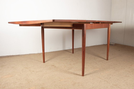 Image 1 of Vierkante en uitschuifbare Deense eettafel, in teakhout, model 592, van Arne Vodder voor Sibast 1960.
