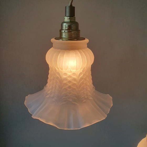 Set di lampade a sospensione vintage antiche in vetro satinato. – Metal (photo 16 of 18)