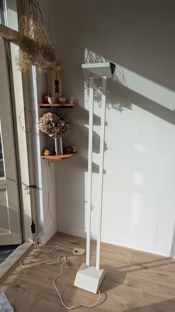 Image 1 of Philips sculpturale vloerlamp met dimmer uit de jaren 80, postmodernistisch van aard.