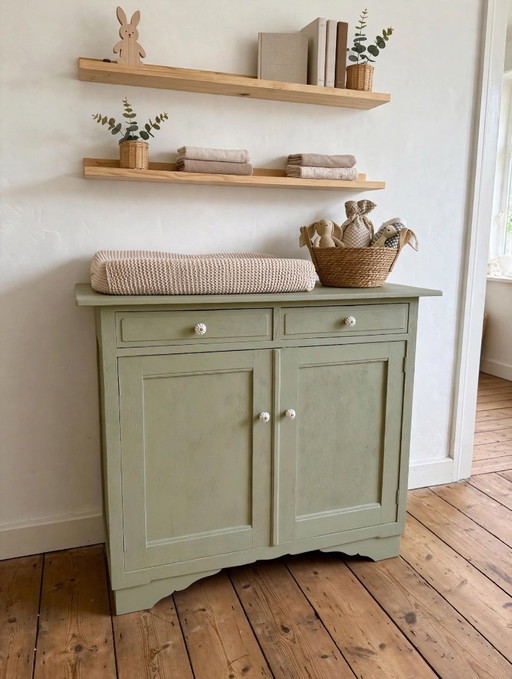Vintage Kommode/Sideboard in Salbeigrün