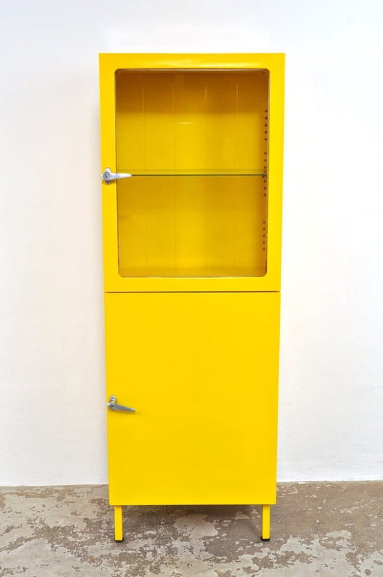 Image 1 of Vintage apothecary cabinet / display cabinet