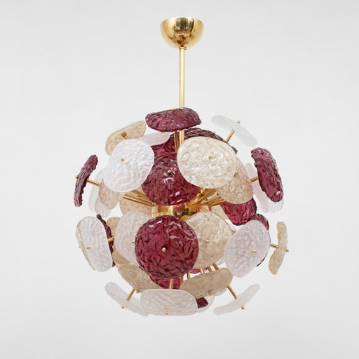 Lampadario Sputnik in vetro di Murano, rosso ciliegia, bianco e champagne, struttura in ottone.