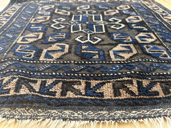 Image 1 of Antikes kaukasisches Textilobjekt (ca. 1900–1930), handgeknüpft | Wolle auf Wolle | 68 × 63 cm