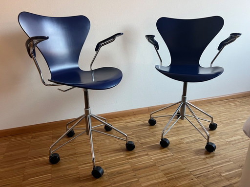 Twee Bureaustoelen Model 3217 van Arne Jacobsen voor Fritz Hansen