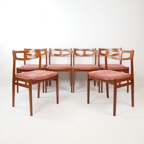 Image 1 of 6 chaises de salle à manger vintage danoises en teck, rose côtelé