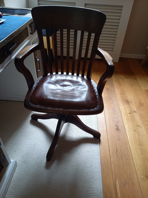 Chaise de bureau ancienne