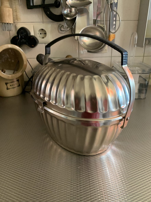 Vintage 50s metal tea hat
