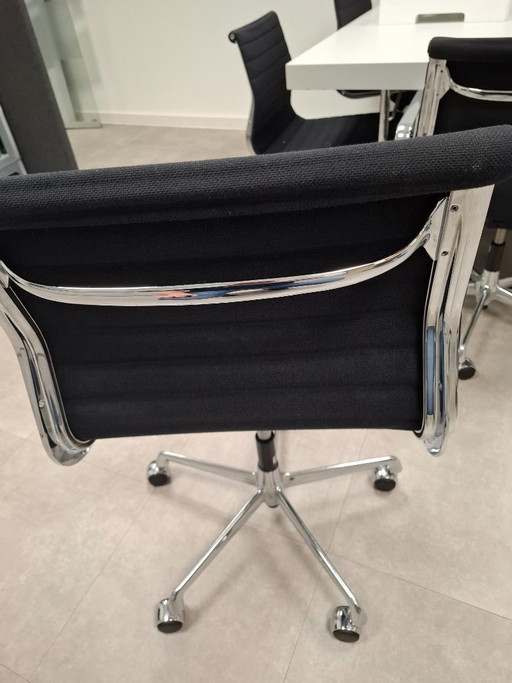 7x Vitra EA 117