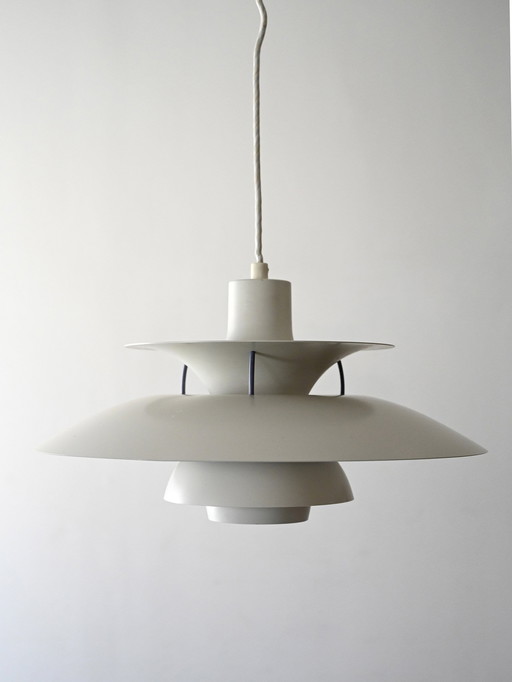 Witte PH 5 Hanger van Poul Henningsen