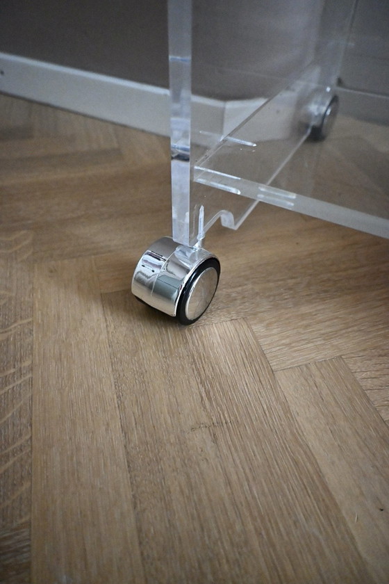 Michel Dumas Plexiglas Side Table/LP Table Roche Bobois '70s, Transparent (photo 11 of 12)