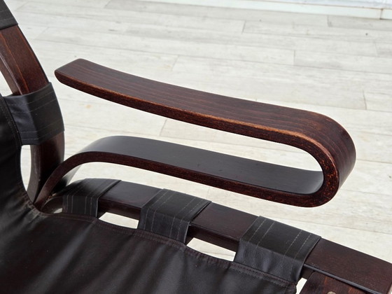 Image 1 of Años 70, diseño noruego de Else & Nordahl Solheim, juego de 2 sillas con reposapiés, modelo "Kengu".