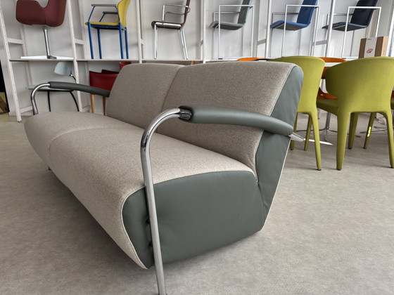 Image 1 of Sofá Leolux Scylla de 2,5 plazas. Diseño: Gerard Vollenbrock. Fabricado en tela combinada con piel.