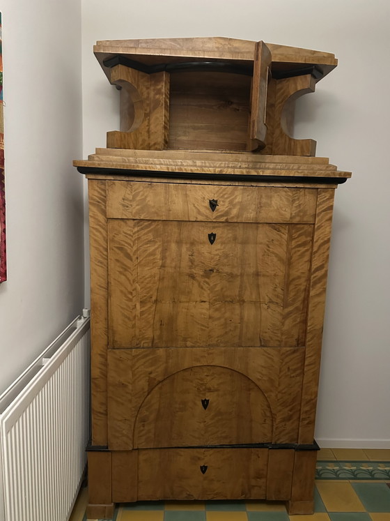 Image 1 of Magnifique meuble Empire, surnommé « le Blender ». Placage en bouleau.