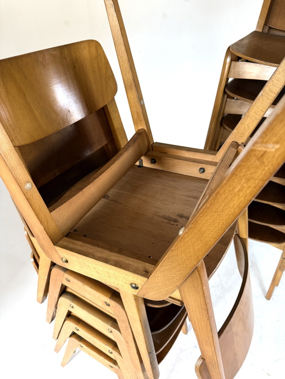 Image 1 of Lotto di 19 sedie impilabili vintage in compensato degli anni '60