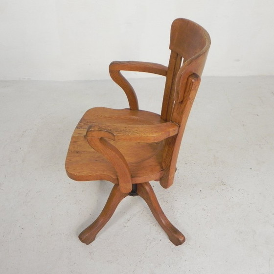 Silla de oficina de roble con sistema de muelles ajustable y regulación de altura, década de 1950. (photo 11 of 35)