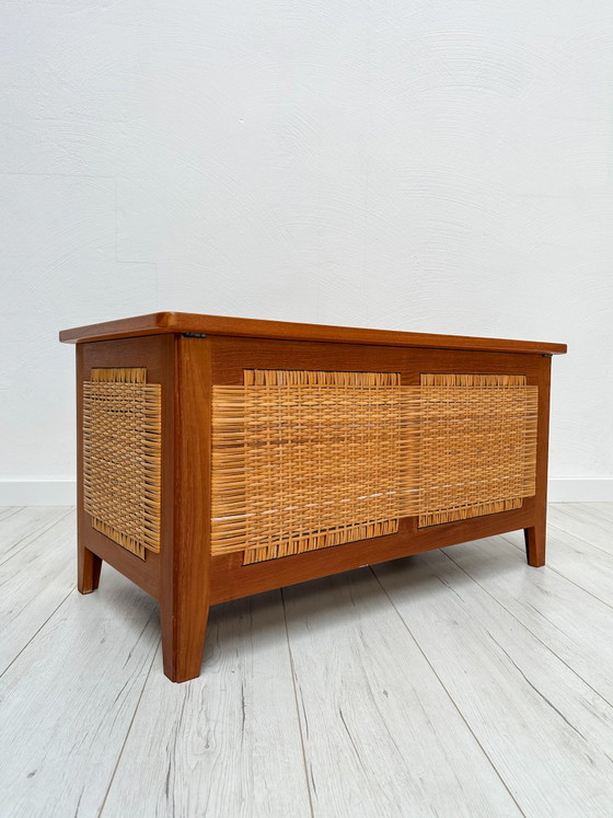 Image 1 of Cassapanca/panca contenitore vintage danese in teak degli anni '60, disegnata da Kai Winding per Poul Hundevad.