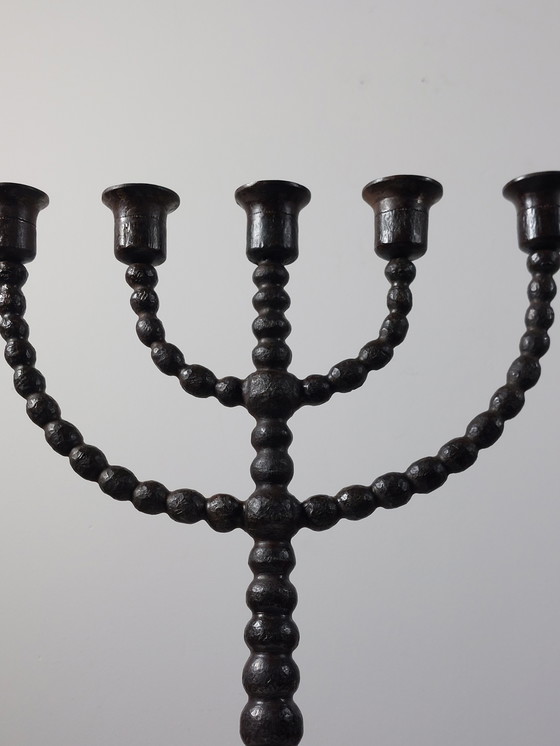 Image 1 of Candeliere menorah in metallo forgiato a cinque braccia