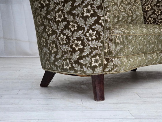 Image 1 of Sofá danés de 2 plazas, curvado, años 60, terciopelo verde, madera de haya.