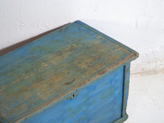 Antike bemalte blaue Truhe aus Kiefer – Mitteleuropa, um 1900 – Aufbewahrungsschrank, Iron, Scandinavian (photo 13 of 40)