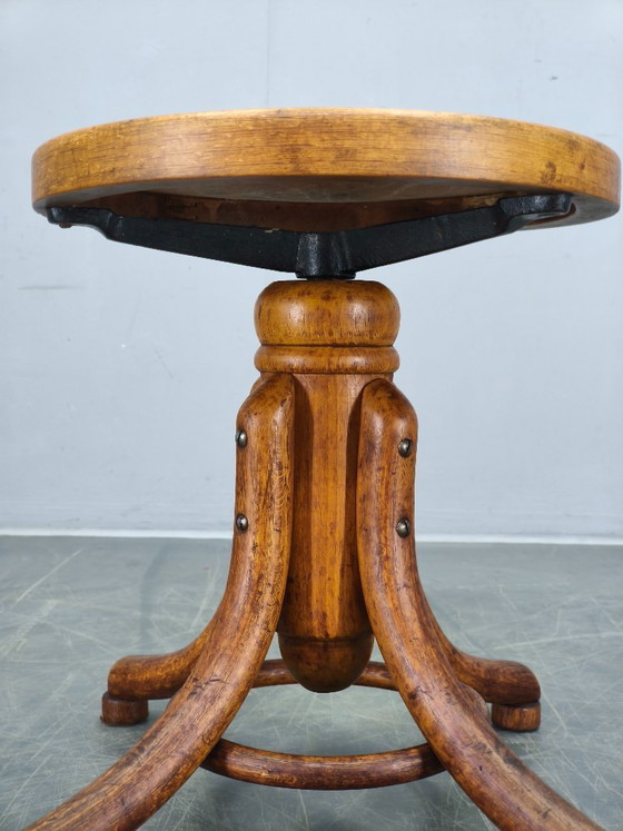 Image 1 of Thonet draaibare pianokruk van gebogen hout, Tsjechoslowakije, jaren 1930