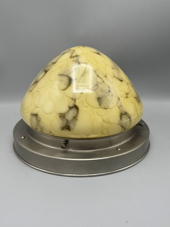 Image 1 of Vintage gemarmerde plafondlamp - elegantie in glas en metaal