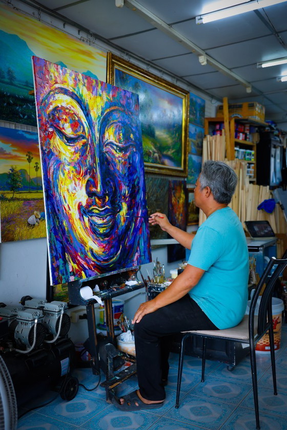 Image 1 of Unique hand-painted Buddha painting "Inner Joy" – Seksak Jaichumchen – 100 × 120 cm