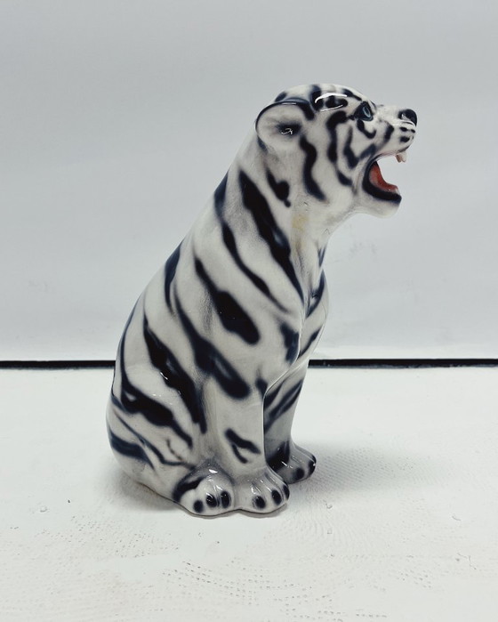 Image 1 of Statue de tigre blanc en céramique