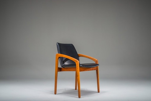  Mid Century Eetkamerstoel Model 23 van Henning Kjærnulf voor Korup Stolefabrik, jaren 1960