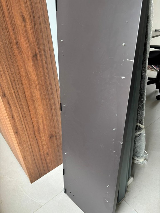 Image 1 of 1X Molteni (System 505) halbhoher Kleiderschrank mit Schiebetür in Hochglanz.  