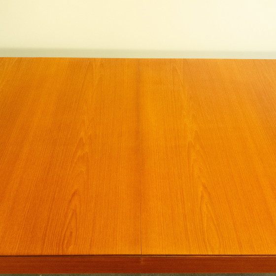 Image 1 of Table de salle à manger extensible, teck, années 1960