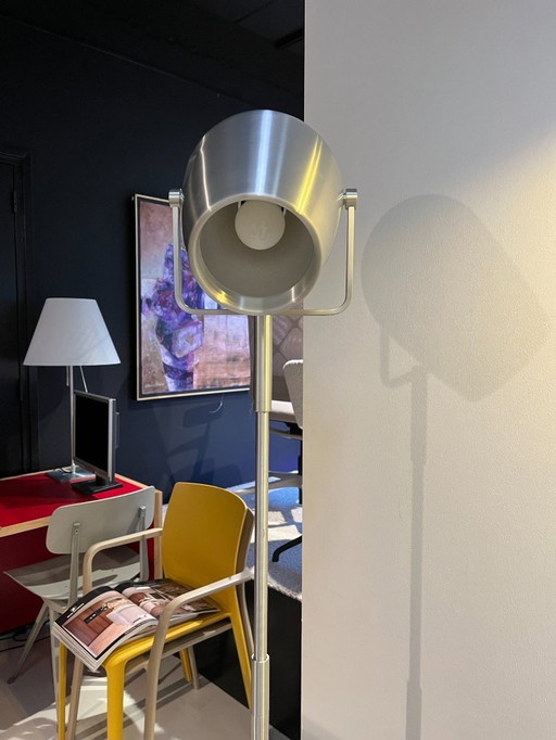 1x Lampe auf Rädern