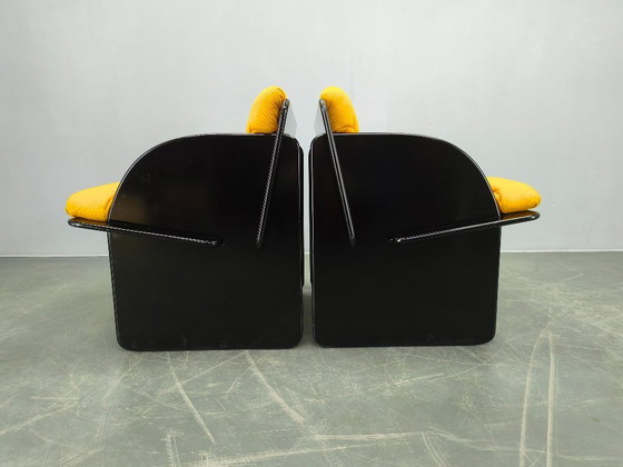 Image 1 of Par de sillones italianos de estilo era espacial, lacados en negro, década de 1970.