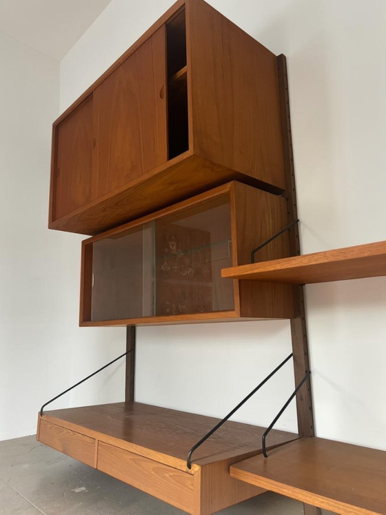 Image 1 of Sistema original Poul Cadovius Royal en teca: un raro sistema modular de pared danés moderno, Dinamarca, década de 1960.
