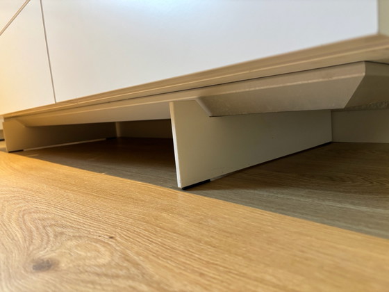 Mobile Kettnaker Mio, Credenze con vetrina, MDF, Bianco (foto 13 di 14)