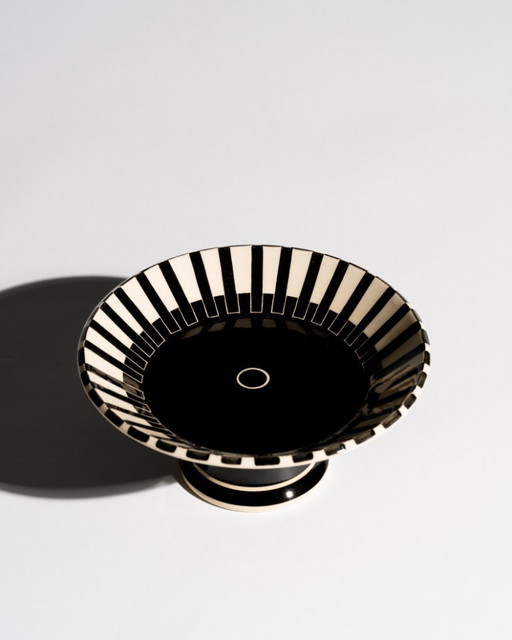Hedwig Bollhagen „IDA“ Keramikschale auf Fuß, Schwarz-Weiß-Grafikdesign, Deutschland