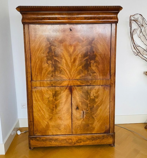 Val front secretaire