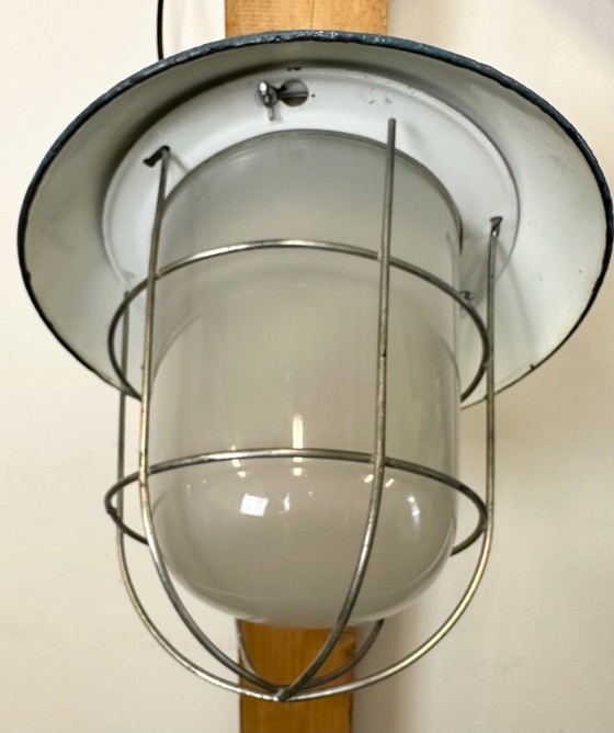 Image 1 of Lampada da parete a gabbia industriale dipinta di blu di Elektrosvit, anni '60