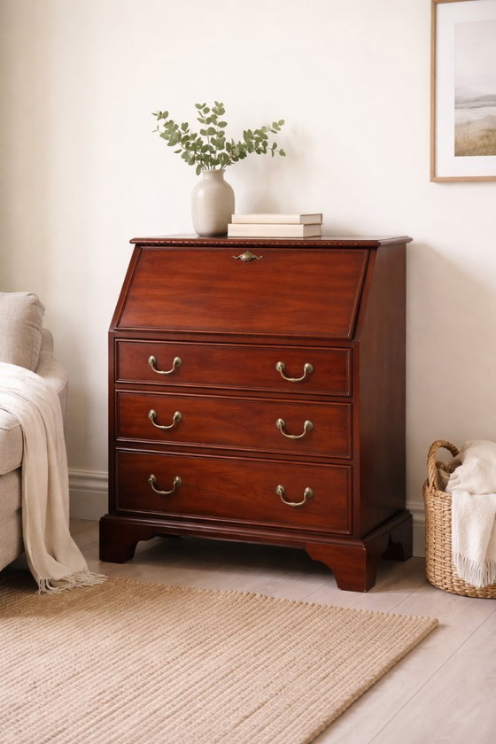 Image 1 of Scrivania in mogano di metà secolo con chiave