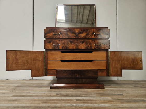 Image 1 of 1940s Art Decò sideboard in walnut burl with mirror