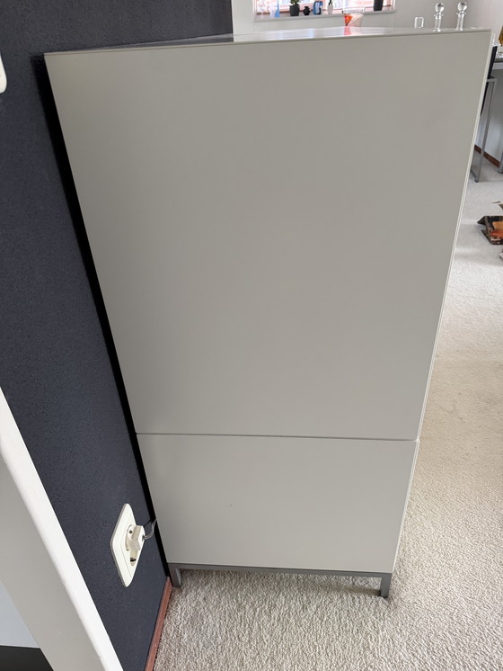 Image 1 of Vetrina Pastoe Vision colore bianco 005, struttura alluminio