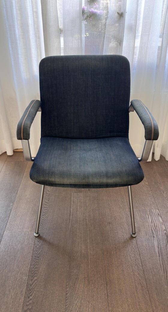 2 Artifort Armchairs Design Chairs by Geoffrey D. Harcourt – Aluminium, Textile (photo 2 of 5)