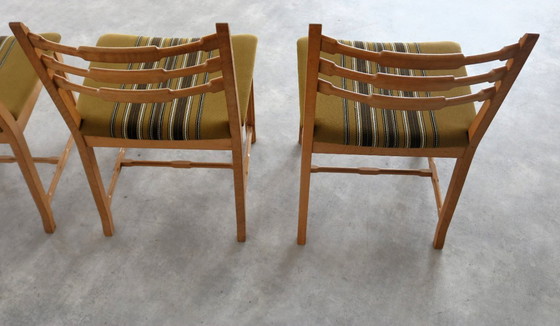 Image 1 of 4 chaises de salle à manger danoises vintage Vamo